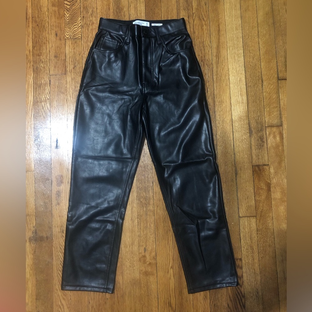Abercrombie & Fitch The Ankle Straight Ultra High Rise  Vegan Leather Pants 25R